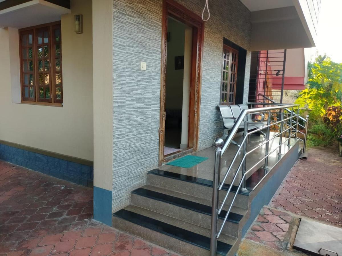 Maanyatha Home Stay Manipal Luaran gambar